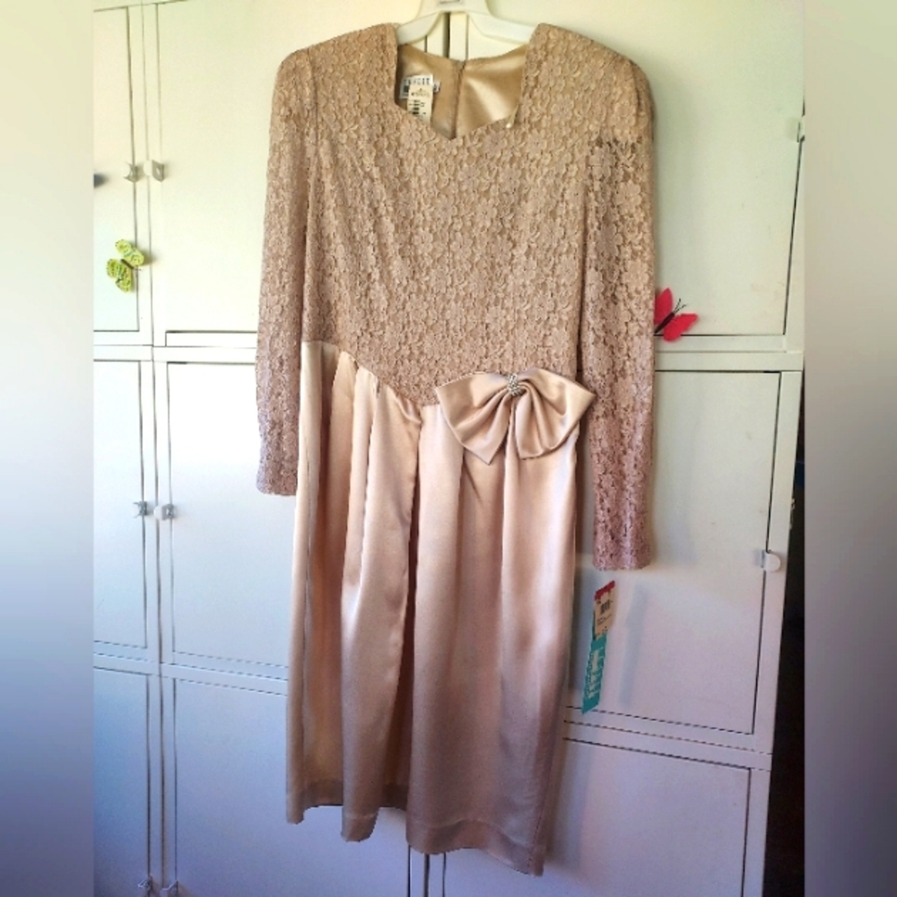 Vintage 1980 Ladies Semi- Formal Lace & Satan New with original Tags $118